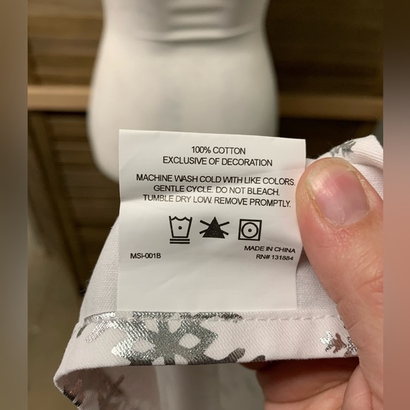 NWT Robert Stanley White Metallic Silver Snowflake Kitchen Apron Christmas Gift - Picture 5 of 5